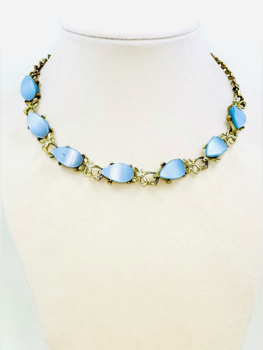 Vintage Gold-Tone Blue Teardrop Moonglow Thermoset Link Necklace 16”